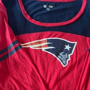 NFL Team Apparel- New England Patriots women’s 2XL glitter long sleeve cotton